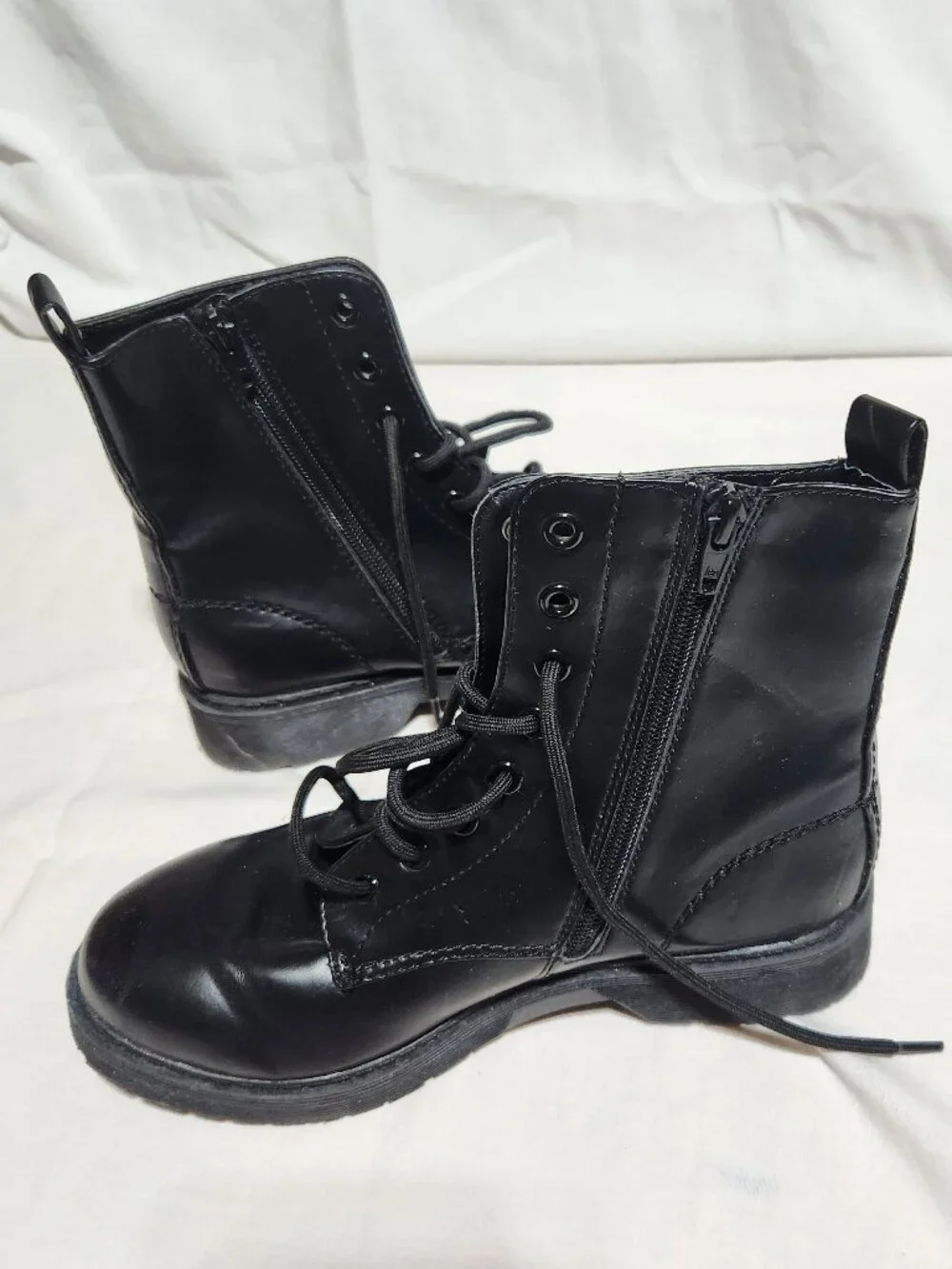 Time & Tru Girls’ Black Combat Boots – Size 6 | Perfect for Back‑to‑School!